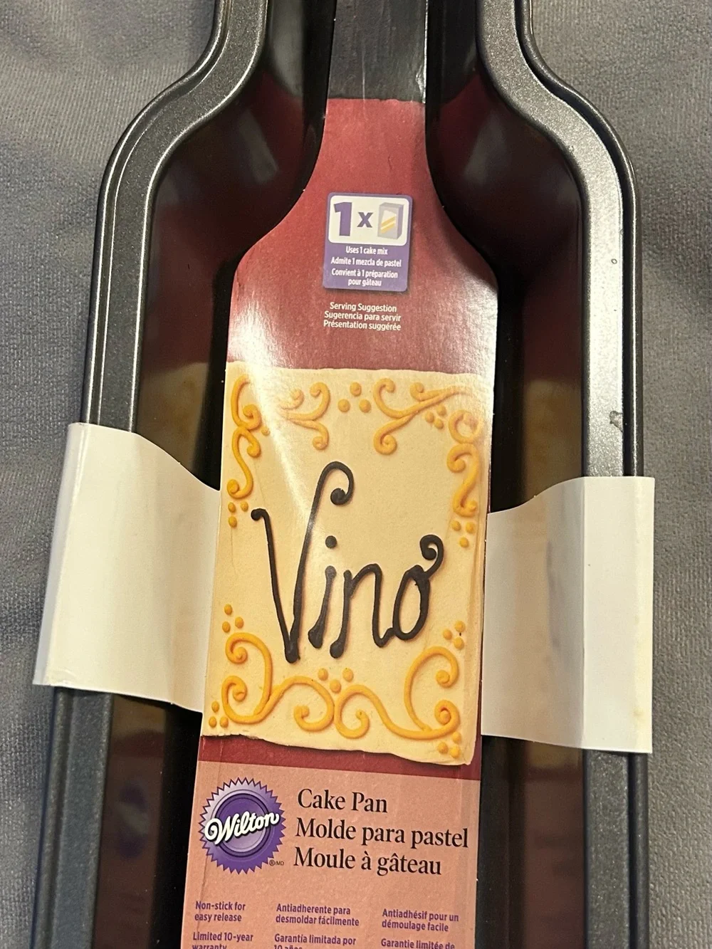 Retired Wilton Wine Bottle Cake Pan NWT